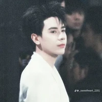 quang hùng