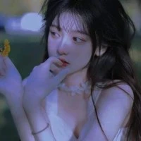 Tạ Ngọc Anh Diệu / Liz( út)