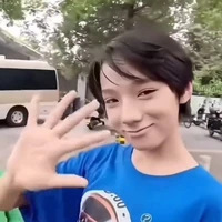 Thăk tác giả xinh gái