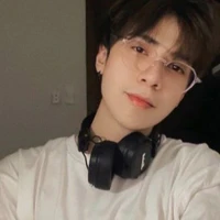 Lê Quang Hùng (phone)