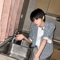 Vương Lỗ Kiệt_K