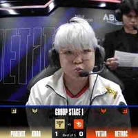 Nhật Hào/bé trọc,bị tọt