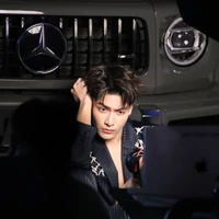 Joong (J)