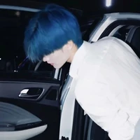 Bảo Bình nam-Alexis