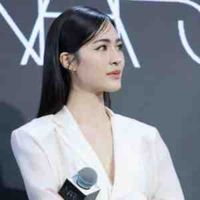 LingLing Sirilak Kwong 