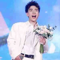Lê Quang Hùng (phone)