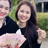 Chị Hân