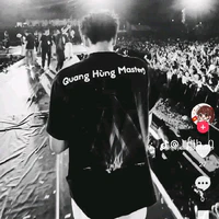 Q hùng