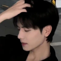 Hạ Vũ Anh Quốc(anh trai sữa)