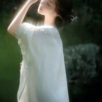 Bà nội của anh