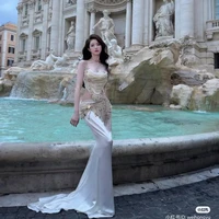 Vương Hoàng Hà Vy ( mẹ anh)