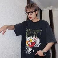 nhỏ tg mê phone🙂