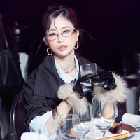 Châu Tuyết Vân_Vân