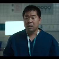 Bác sĩ Hwan