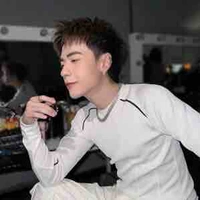 Nhỏ T/g nè=))