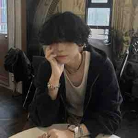 Hoàng Minh Hưng ( anh trai Duy )