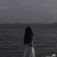 Nguyễn Hoàng Phượng Hồng(chị Duy)
