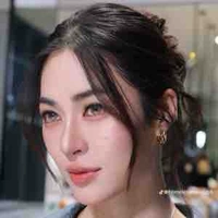 Ling Ling Kwong ( cô )