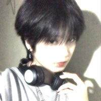 nhân