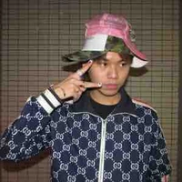 Hoàng Anh Quân (Left)