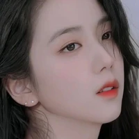 Kim Jisoo ( chị )