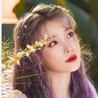 Lee Ji Eun ( chị cô)