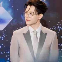 Anh tú [ atus]