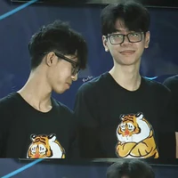 t/giả