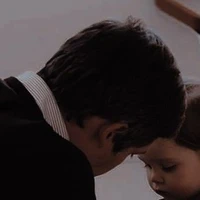 Ông Sombat (Cha dượng của Phuwin)