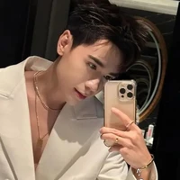 Q.HÙNG