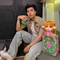 Tác giả đẹp gái