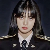lalisa manoban -  cô