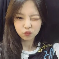 Kim Jennie - em