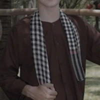 Tý - gia nhân thân cận của hắn