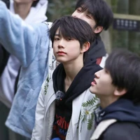 Trần dịch hằng *em _bot*