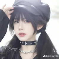 Trần Dịch Hằng ( cậu )