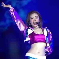 Dương Hoàng Yến (Chị)