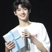 Chu Chí Hâm. [ 17 tuổi.]