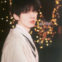 Tả Hàng. [ 18 tuổi.]