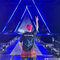 Hoàng Kim Long -Lou Hoàng