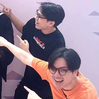 HK15 và Long Áo Đen