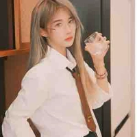 Trần Kha ( chị )