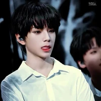 Vương Lỗ Kiệt -anh,hắn