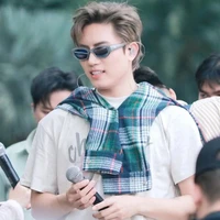 Nguyễn Anh Tú.⁹²﹝Anh Tú Voi﹞