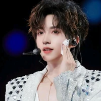 Hạ Tuấn Lâm - y