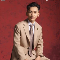 Phạm Vũ Hoài Nam ( red)