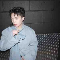 hai cái răng thỏ của wenni