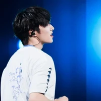 Lưu Diệu Văn_anh