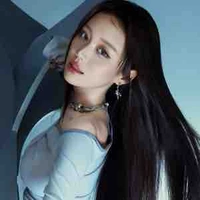 Han Sara(em họ cô)