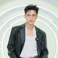 Tuấn tài - Isaac